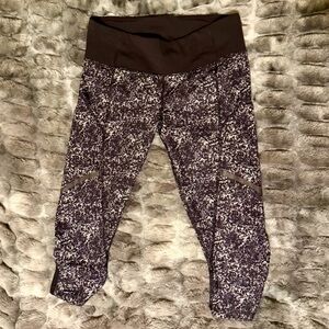 Lululemon Athletica Black and White Capris